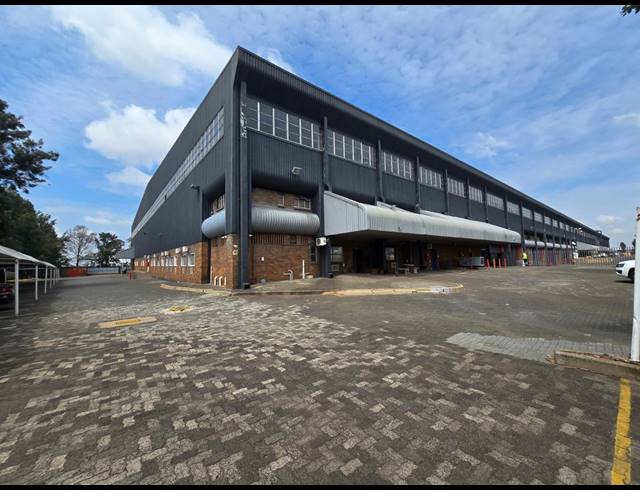 8,558M² WAREHOUSE TO LET IN DENVER